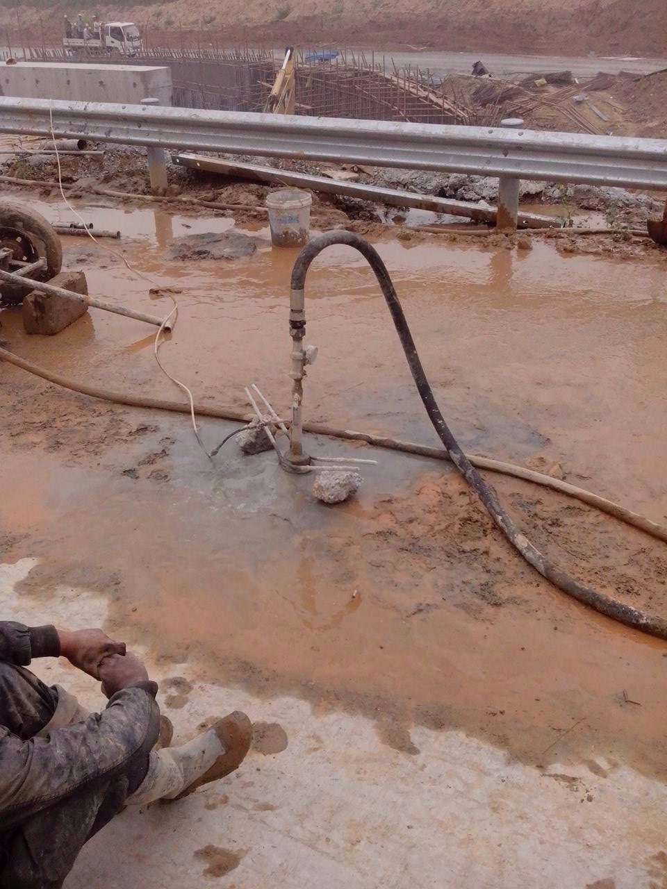 岗巴路基压密注浆